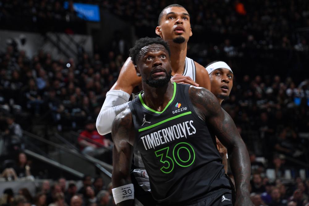 从欧洲天才到NBA传奇中锋迪瓦茨篮球生涯辉煌历程与时代影响深度解析